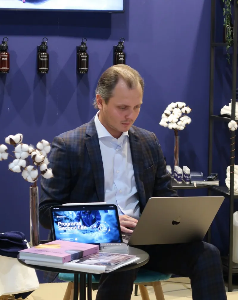 BYROSH co-founder at the InteriHOTEL Barcelona stand