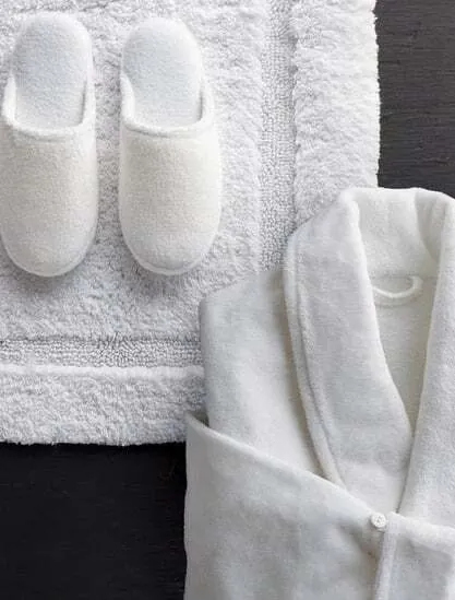 BYROSH hotel bathrobe and slippers